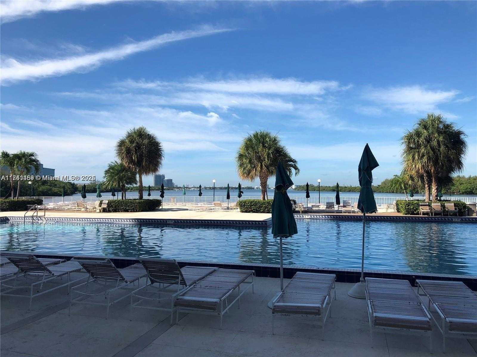 Small Image of 500 BAYVIEW DR #1719, Sunny Isles Beach Number 15