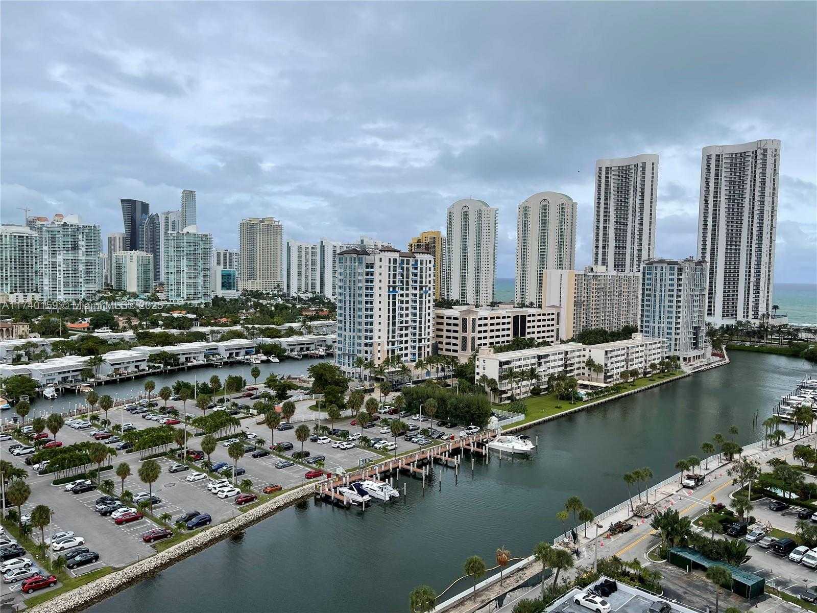 Small Image of 500 BAYVIEW DR #1719, Sunny Isles Beach Number 2