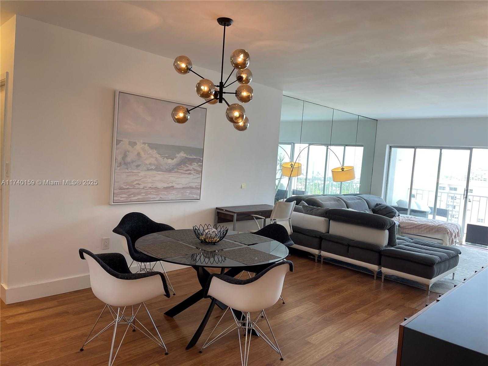 Small Image of 500 BAYVIEW DR #1719, Sunny Isles Beach Number 6