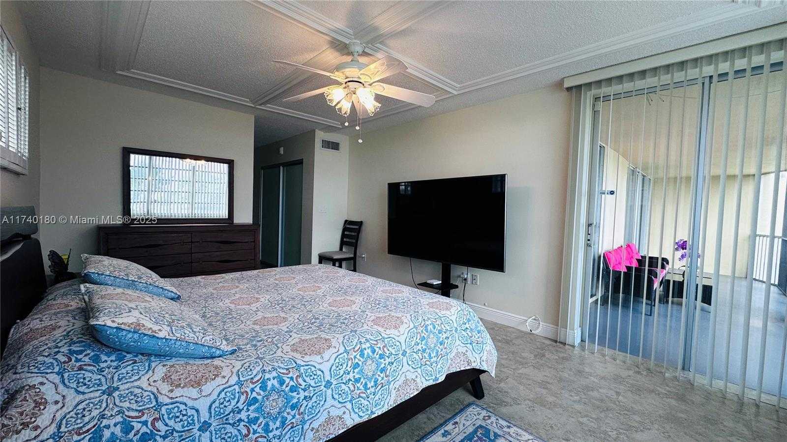 Small Image of 1750 NORTH EAST 191ST ST #129-4, Miami Number 12