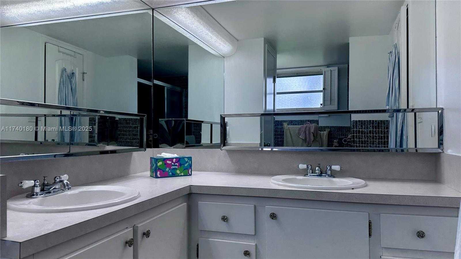 Small Image of 1750 NORTH EAST 191ST ST #129-4, Miami Number 14
