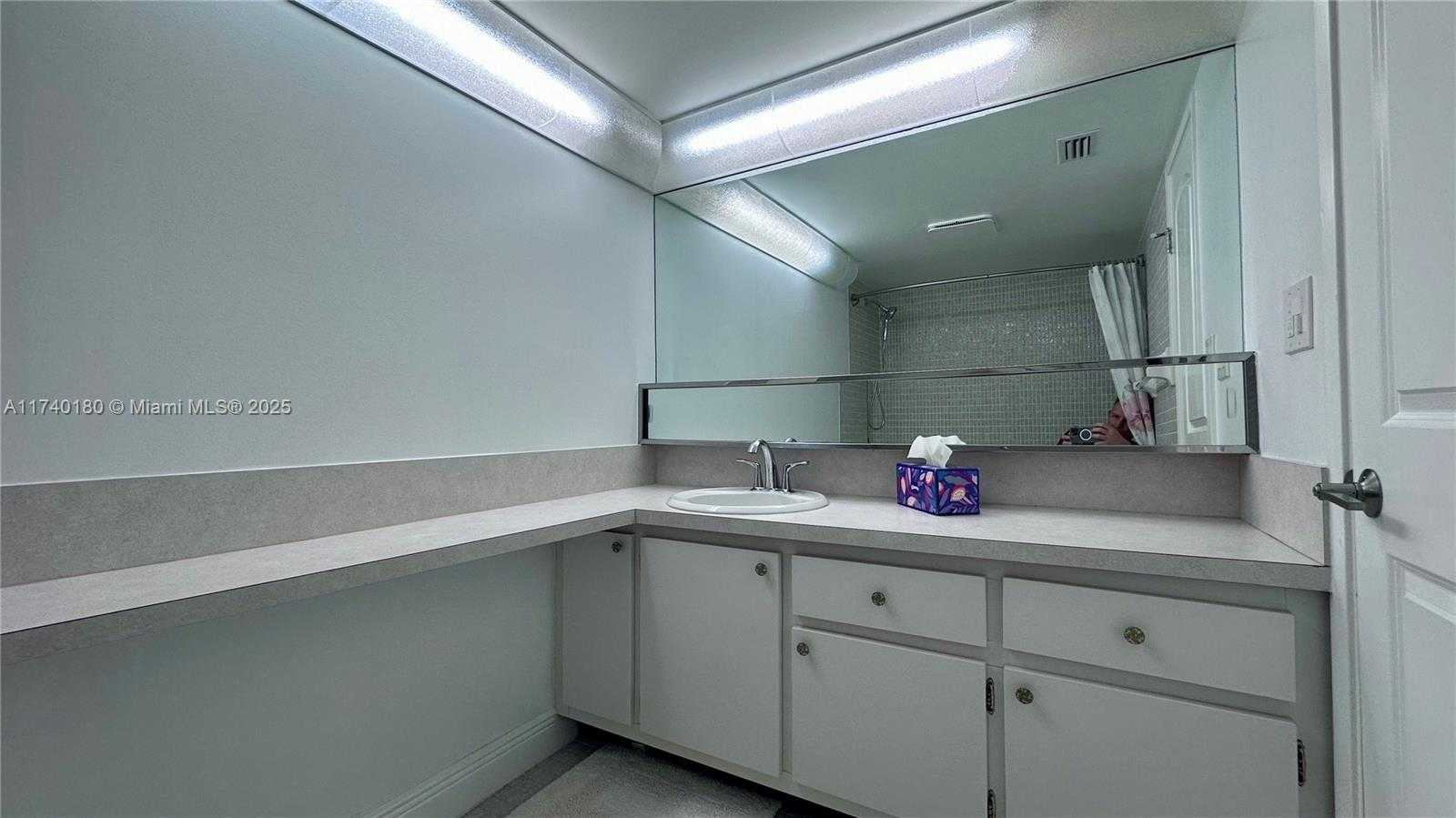 Small Image of 1750 NORTH EAST 191ST ST #129-4, Miami Number 19