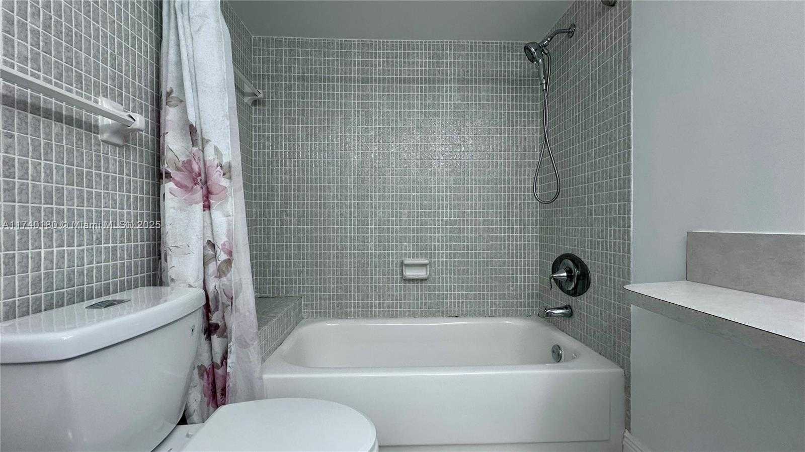 Small Image of 1750 NORTH EAST 191ST ST #129-4, Miami Number 20