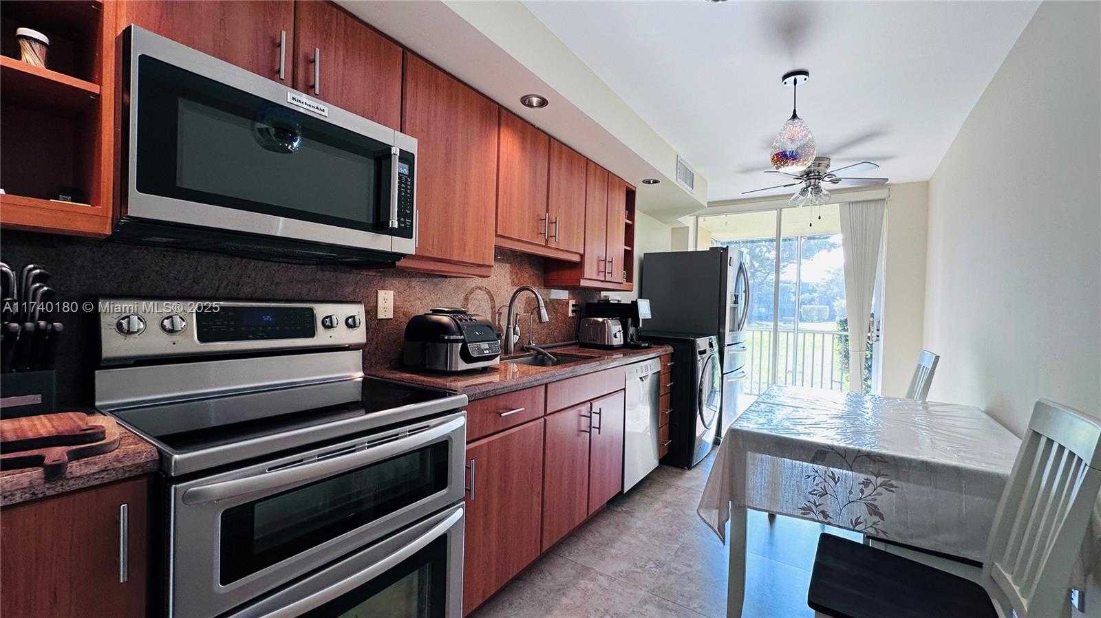 Small Image of 1750 NORTH EAST 191ST ST #129-4, Miami Number 21