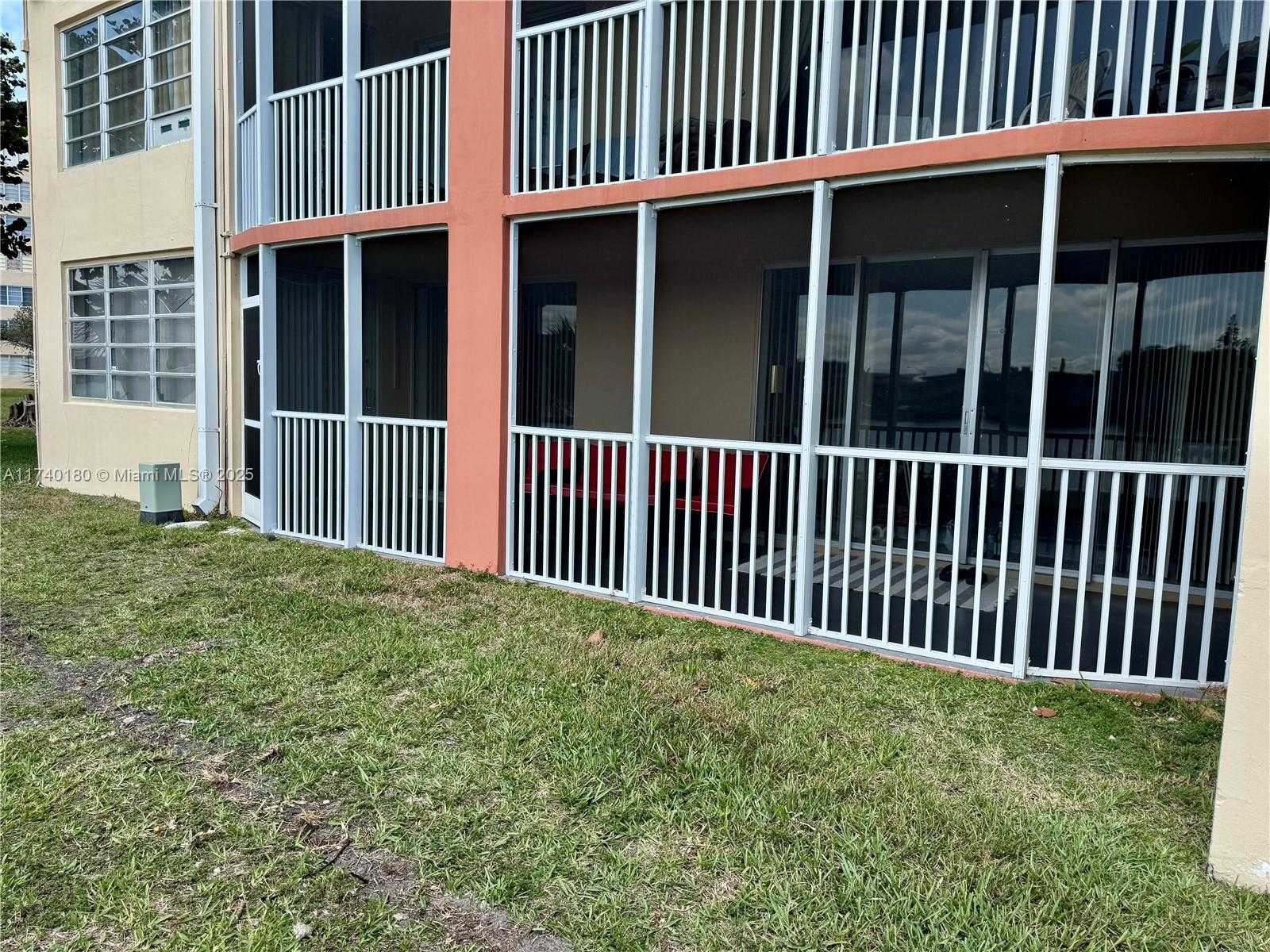 Small Image of 1750 NORTH EAST 191ST ST #129-4, Miami Number 27