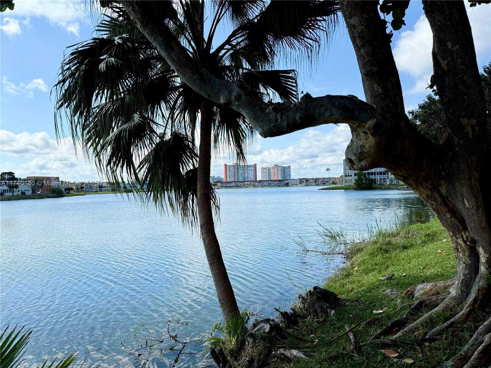 Small Image of 1750 NORTH EAST 191ST ST #129-4, Miami Number 29
