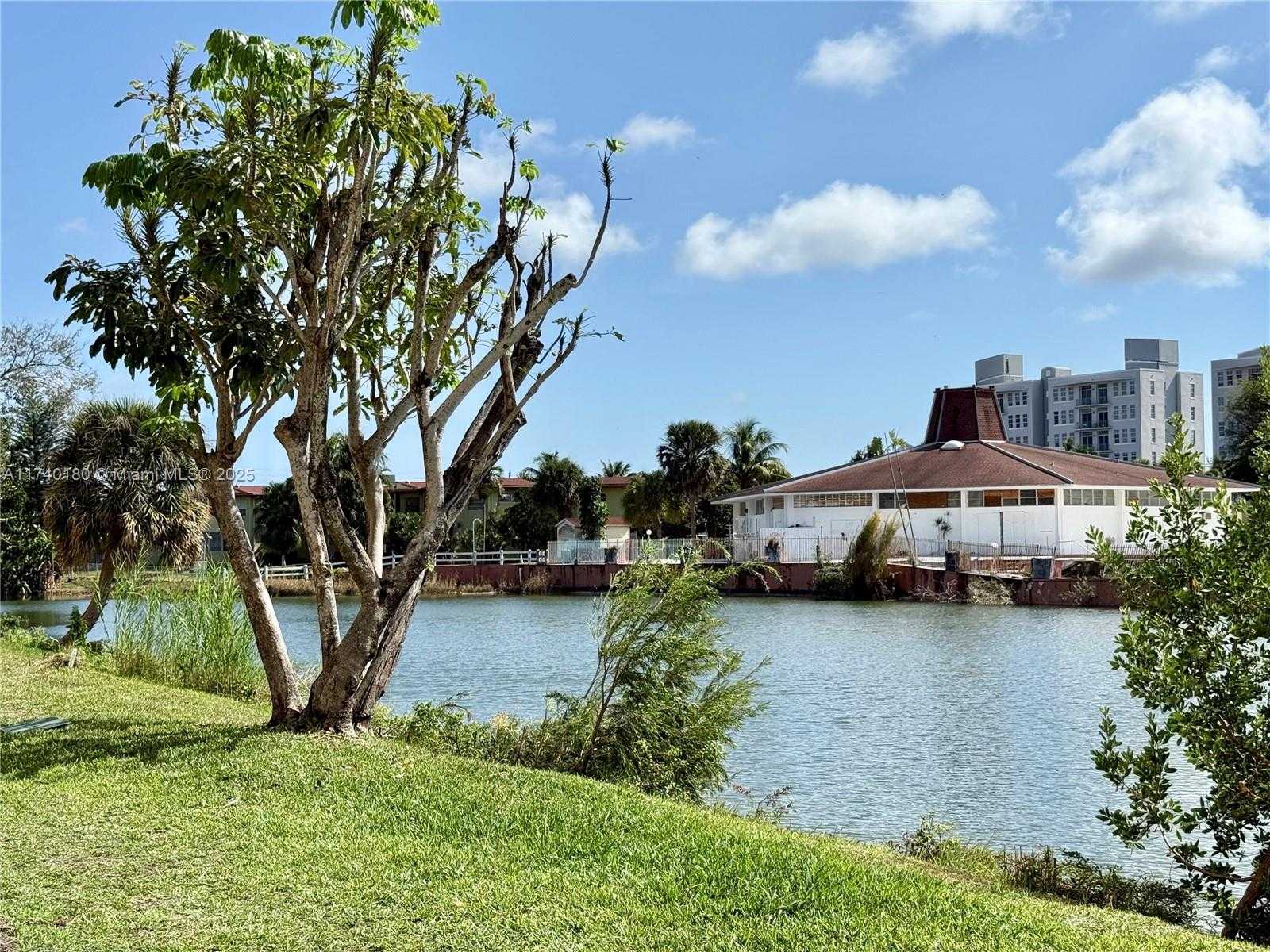 Small Image of 1750 NORTH EAST 191ST ST #129-4, Miami Number 30