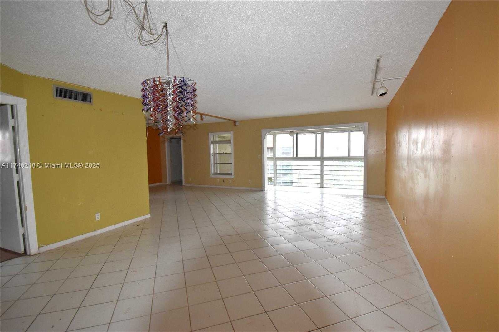 Small Image of 3571 INVERRARY DR #401, Lauderhill Number 6