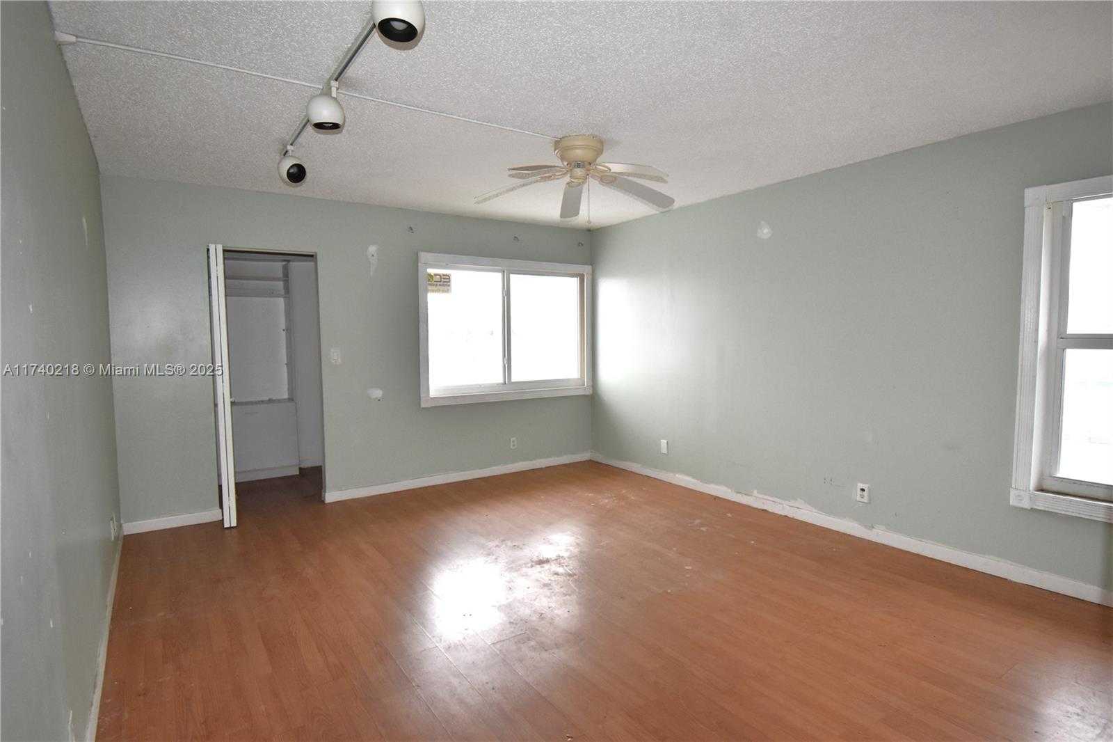 Small Image of 3571 INVERRARY DR #401, Lauderhill Number 8