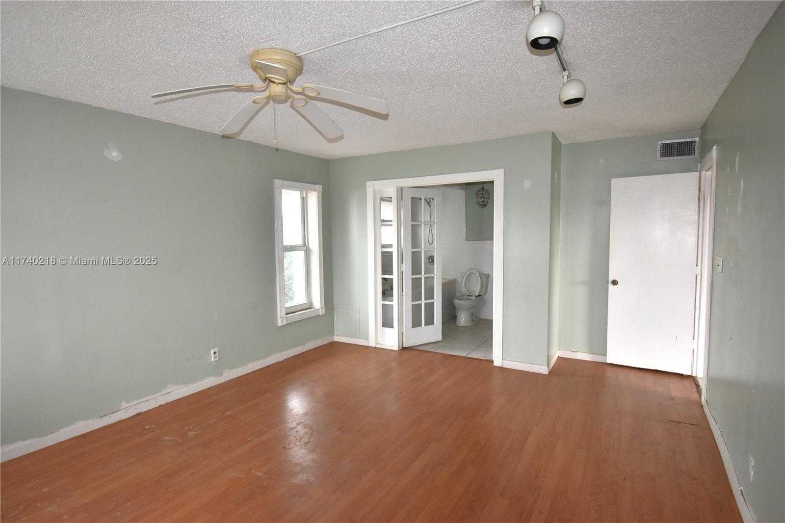 Small Image of 3571 INVERRARY DR #401, Lauderhill Number 9