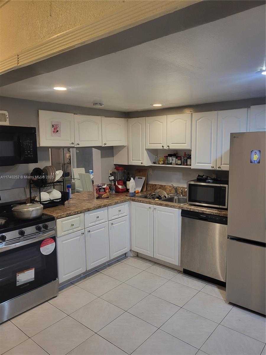 Small Image of 6532 RACQUET CLUB DR #73, Lauderhill Number 11
