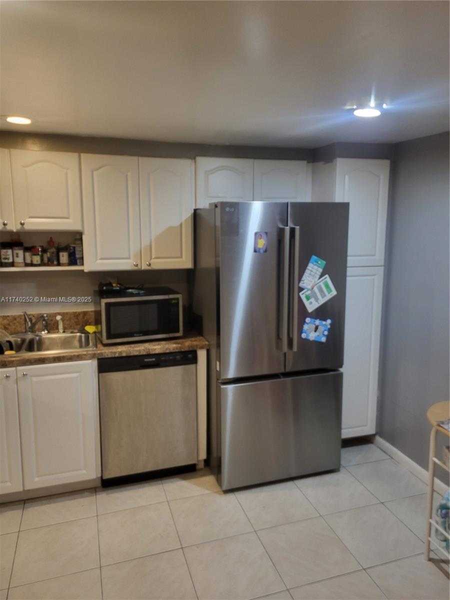Small Image of 6532 RACQUET CLUB DR #73, Lauderhill Number 12