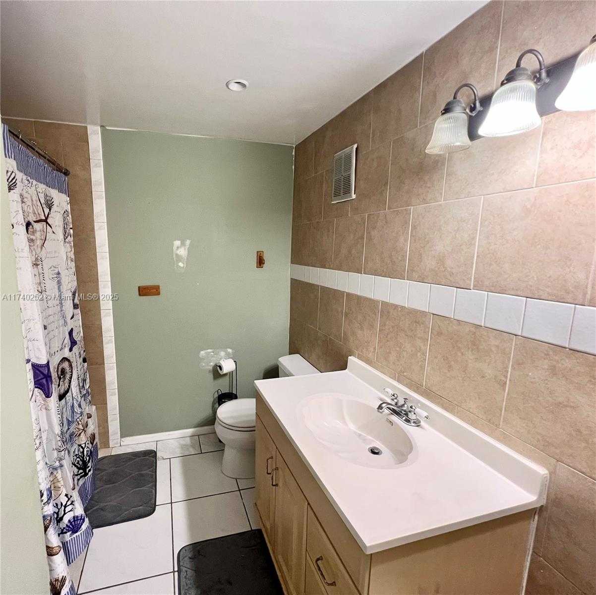 Small Image of 6532 RACQUET CLUB DR #73, Lauderhill Number 28