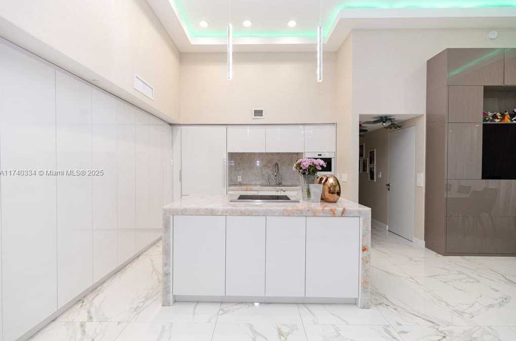 Small Image of 1800 SOUTH OCEAN DR #310, Hallandale Beach Number 14