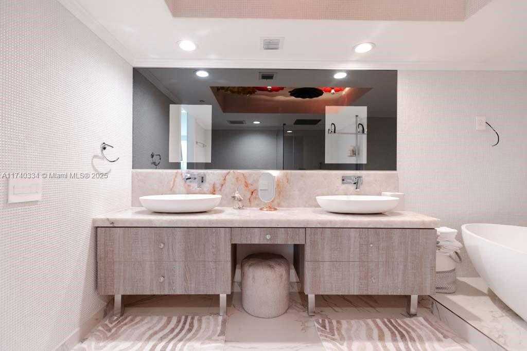 Small Image of 1800 SOUTH OCEAN DR #310, Hallandale Beach Number 77