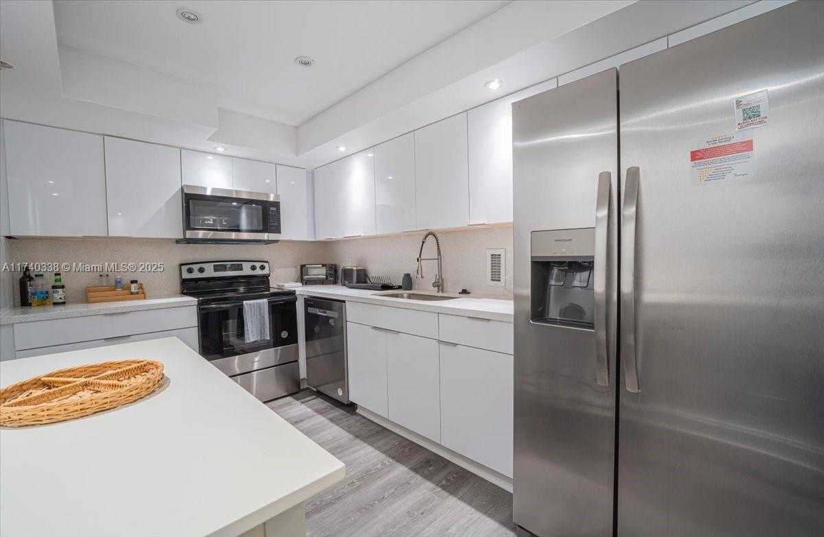 Small Image of 4001 SOUTH OCEAN DR #4E, Hollywood Number 14