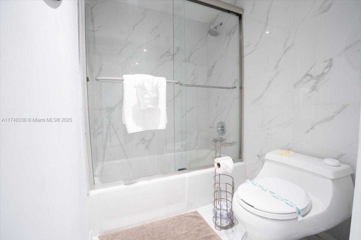 Small Image of 4001 SOUTH OCEAN DR #4E, Hollywood Number 24