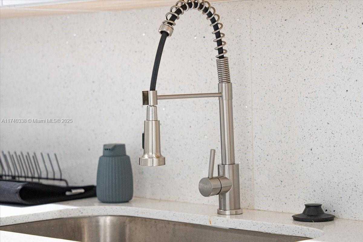 Small Image of 4001 SOUTH OCEAN DR #4E, Hollywood Number 31