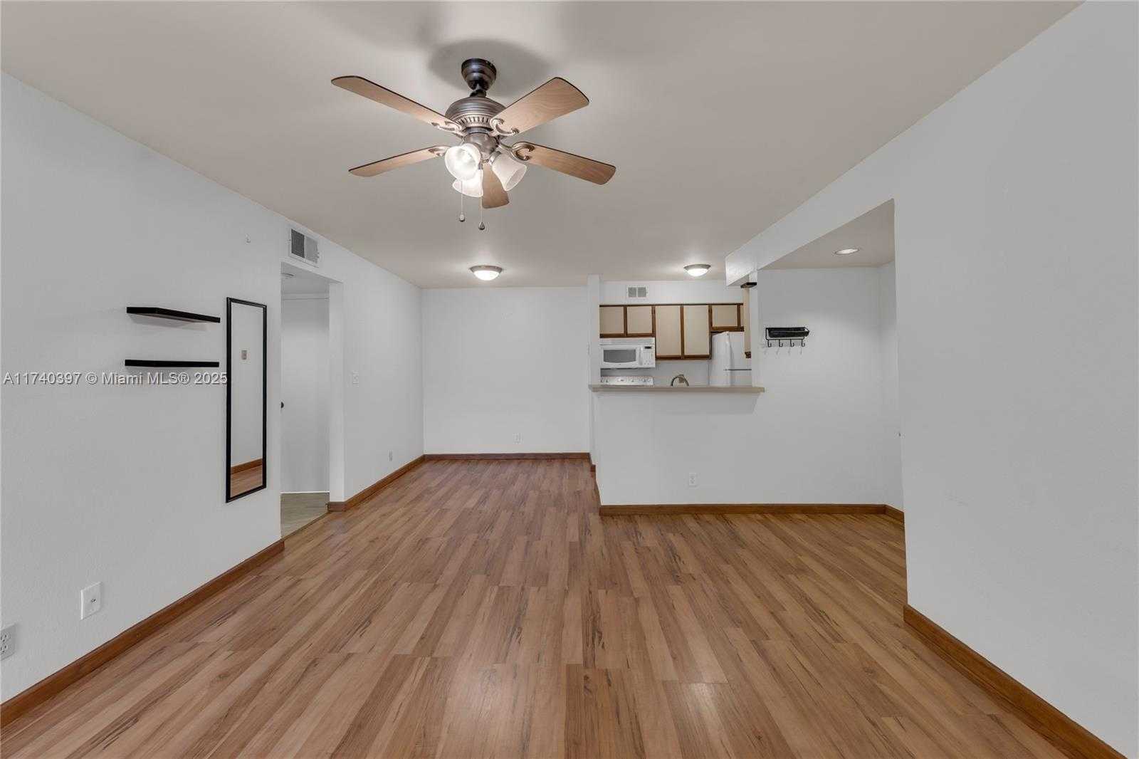 Small Image of 2736 SOUTH UNIVERSITY DR #1103, Davie Number 19