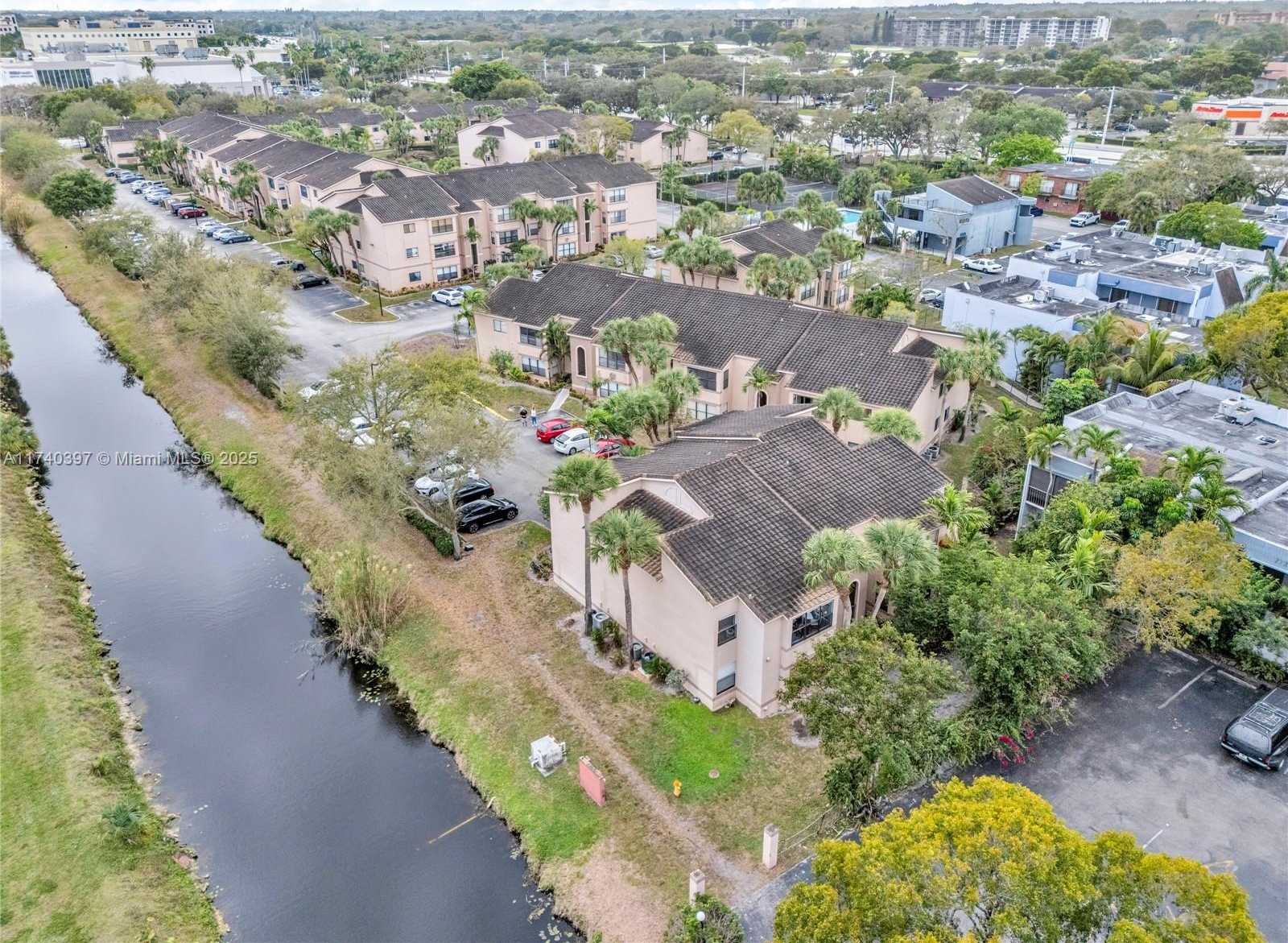 Small Image of 2736 SOUTH UNIVERSITY DR #1103, Davie Number 27