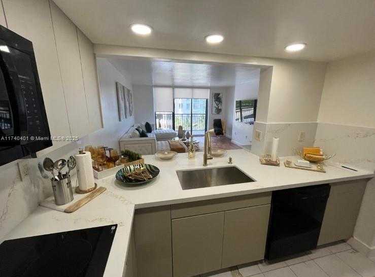 Small Image of 540 BRICKELL KEY DR #728, Miami Number 12