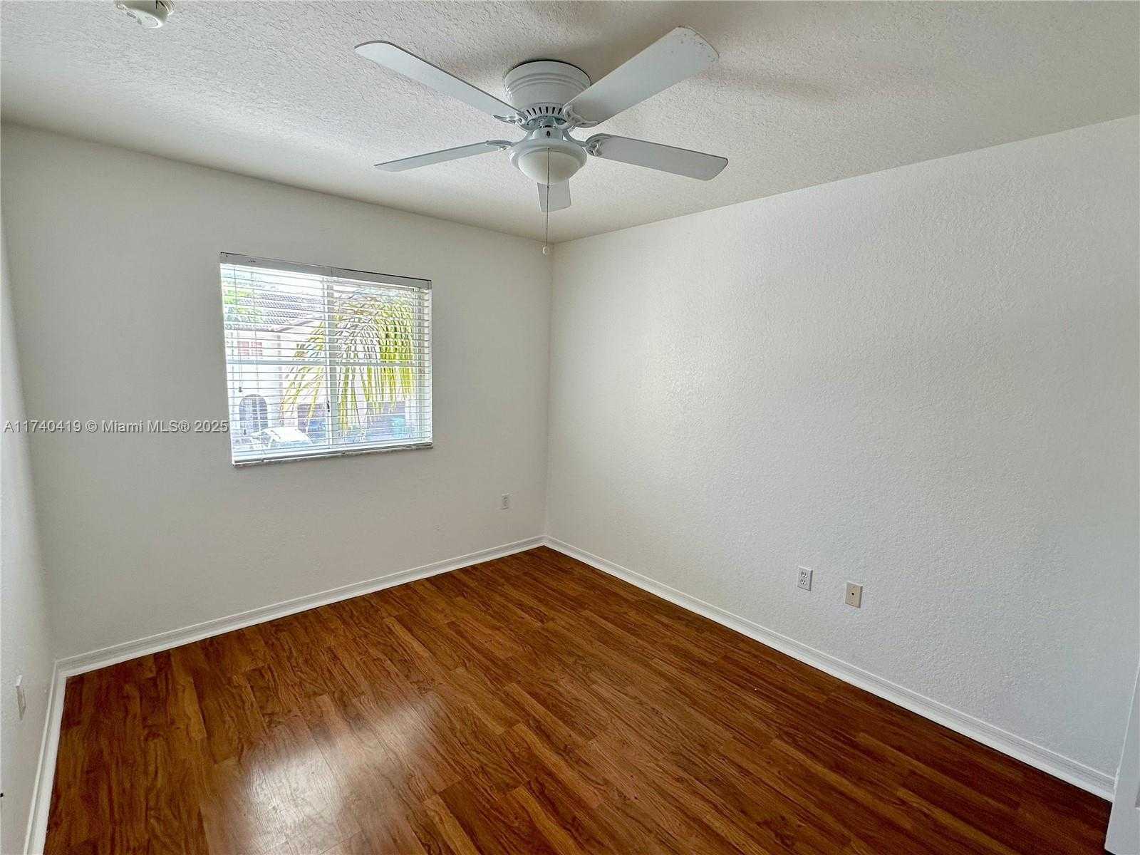 Small Image of 8913 SOUTH WEST 220TH ST, Cutler Bay Number 17