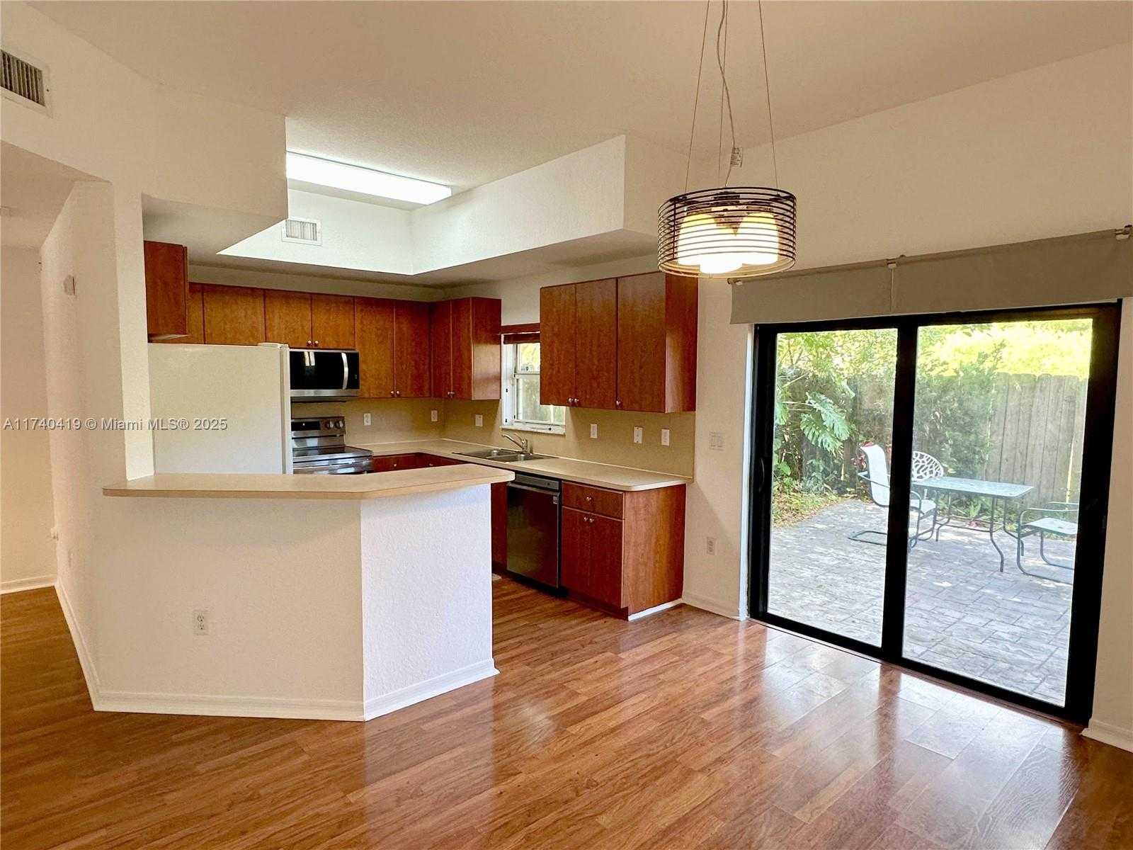 Small Image of 8913 SOUTH WEST 220TH ST, Cutler Bay Number 6