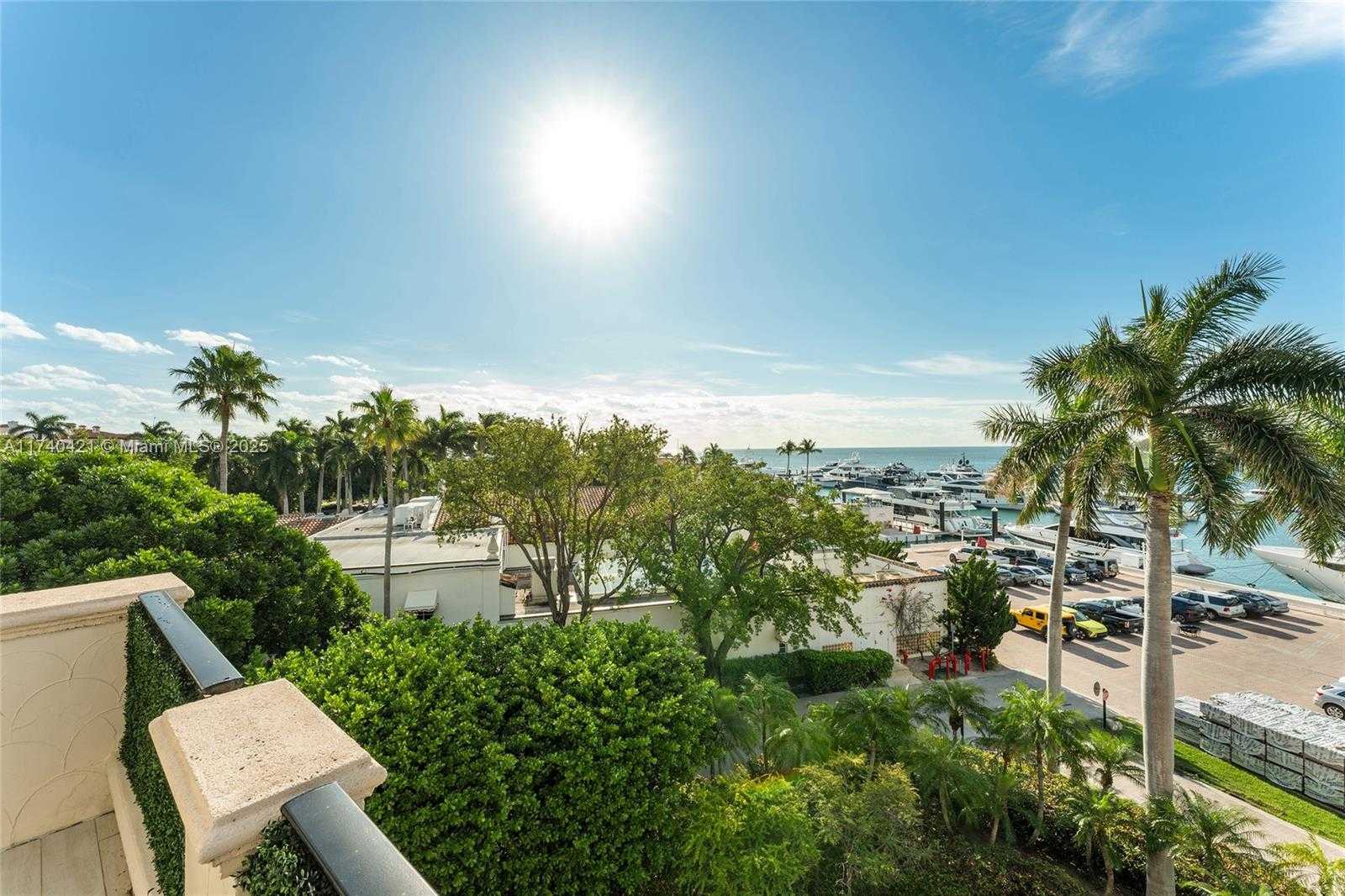 Small Image of 2042 FISHER ISLAND DR #2042, Miami Beach Number 19