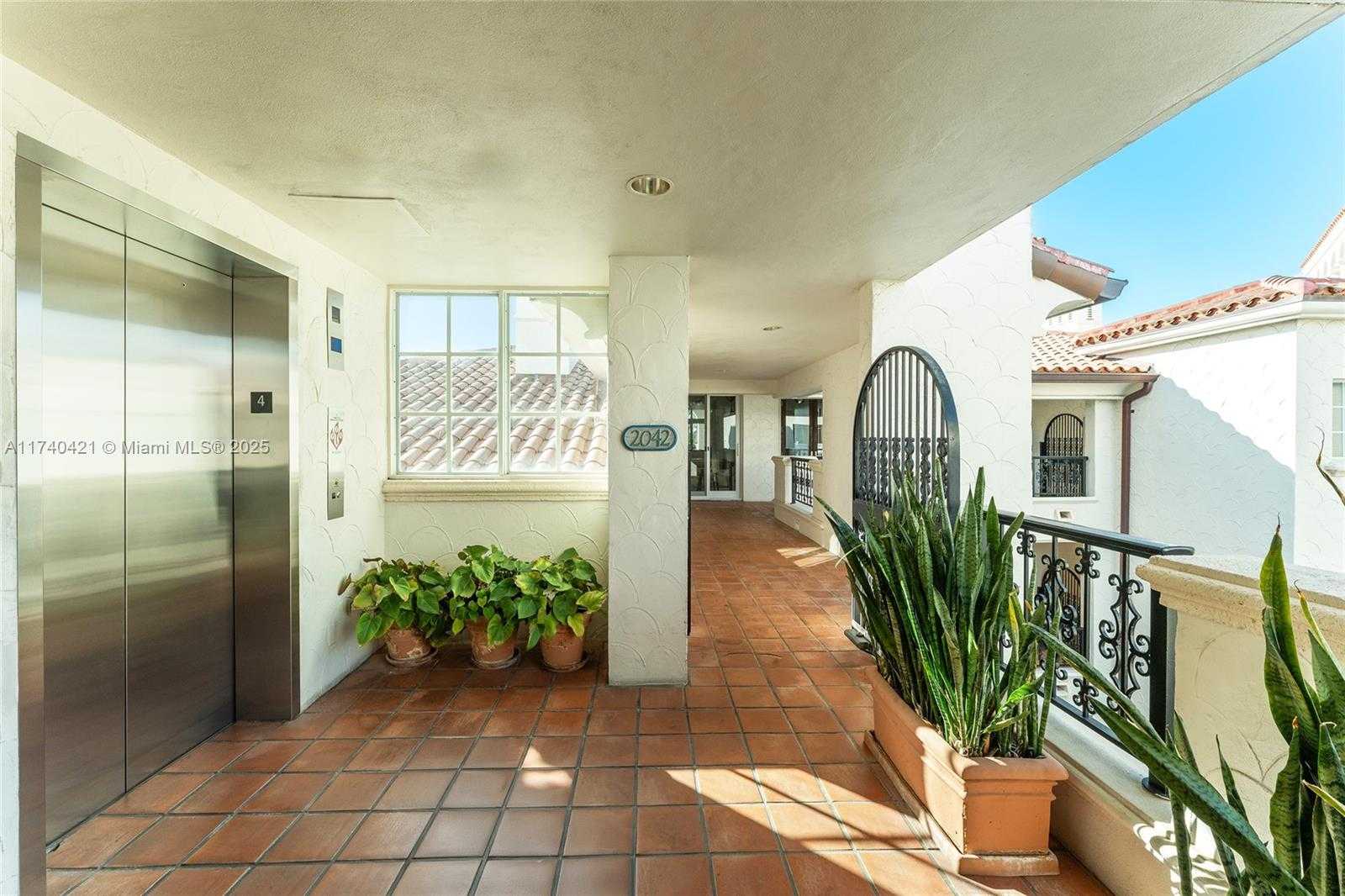 Small Image of 2042 FISHER ISLAND DR #2042, Miami Beach Number 20