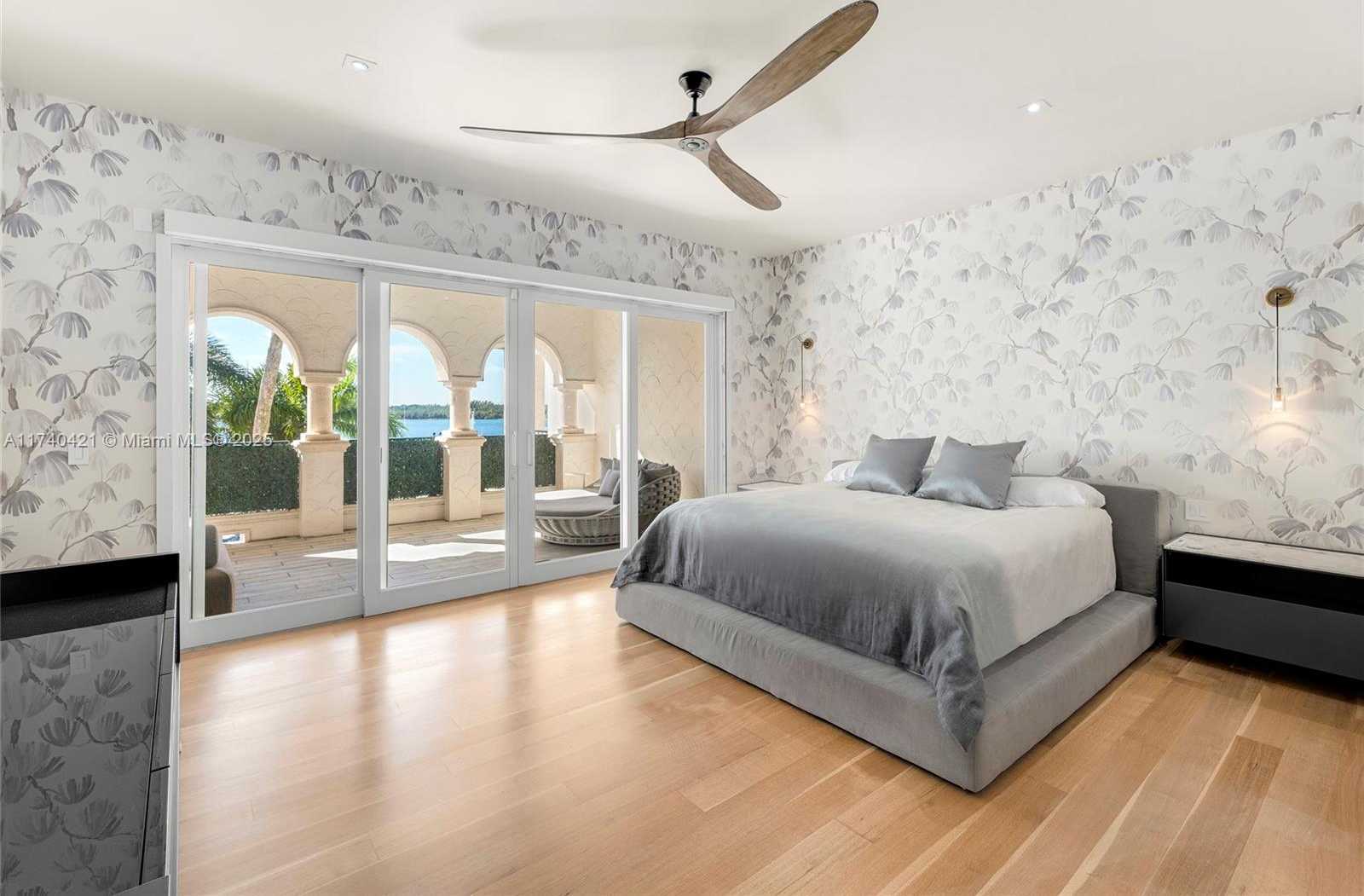Small Image of 2042 FISHER ISLAND DR #2042, Miami Beach Number 8