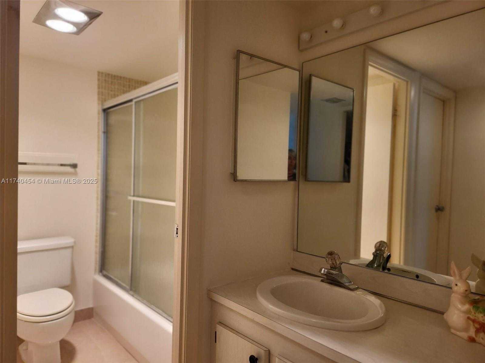 Small Image of 20301 WEST COUNTRY CLUB DR #1425, Aventura Number 11