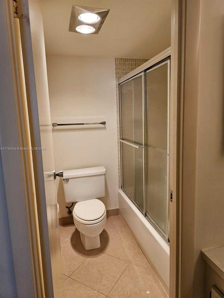 Small Image of 20301 WEST COUNTRY CLUB DR #1425, Aventura Number 13