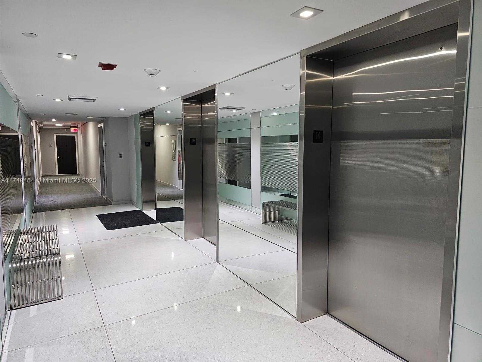 Small Image of 20301 WEST COUNTRY CLUB DR #1425, Aventura Number 14