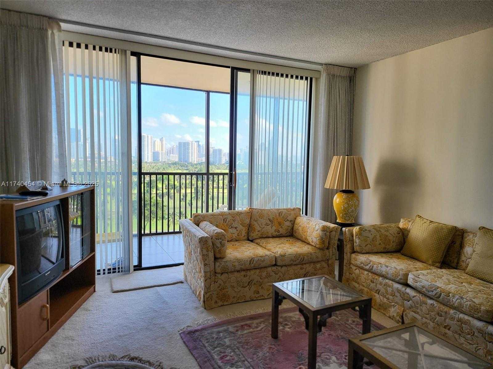Small Image of 20301 WEST COUNTRY CLUB DR #1425, Aventura Number 2