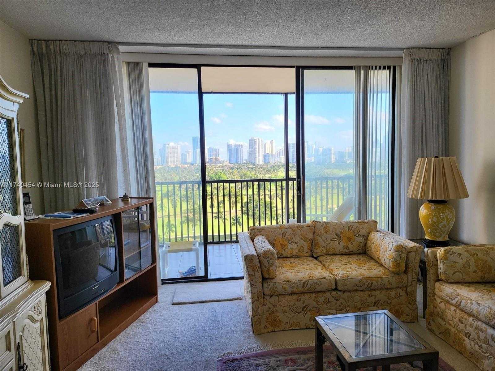 Small Image of 20301 WEST COUNTRY CLUB DR #1425, Aventura Number 3