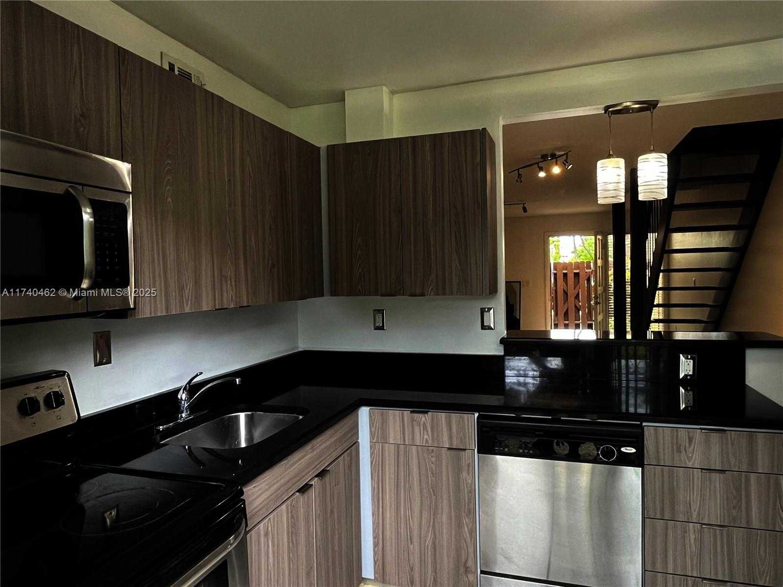 Small Image of 9025 NORTH EAST 4TH AVE RD #9025, Miami Shores Number 4