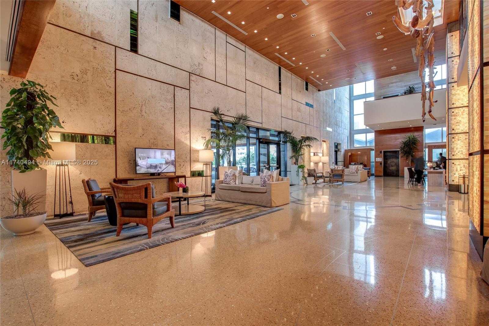 Small Image of 6801 COLLINS AVE #608 (door 616), Miami Beach Number 14