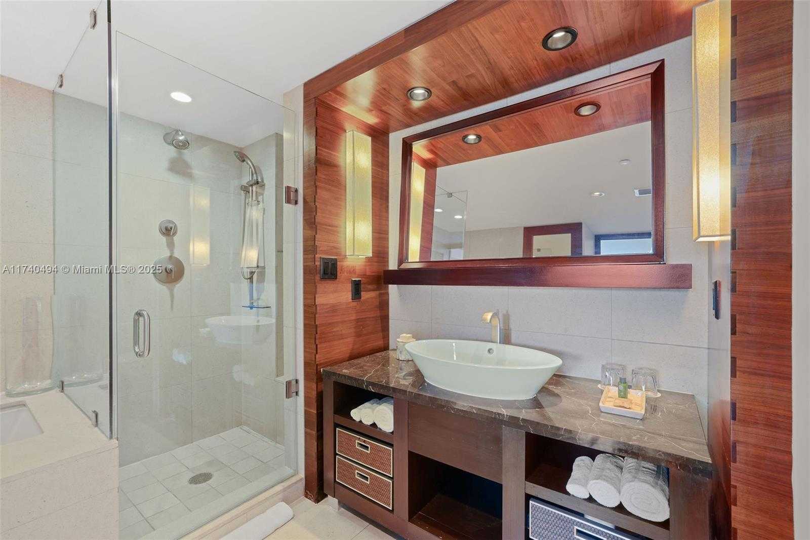 Small Image of 6801 COLLINS AVE #608 (door 616), Miami Beach Number 21