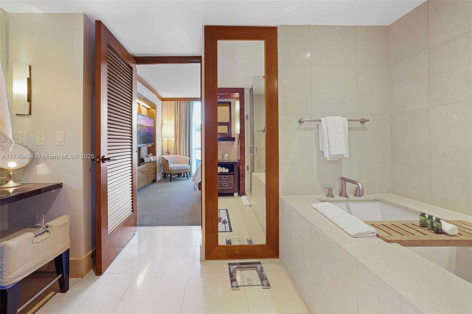 Small Image of 6801 COLLINS AVE #608 (door 616), Miami Beach Number 23
