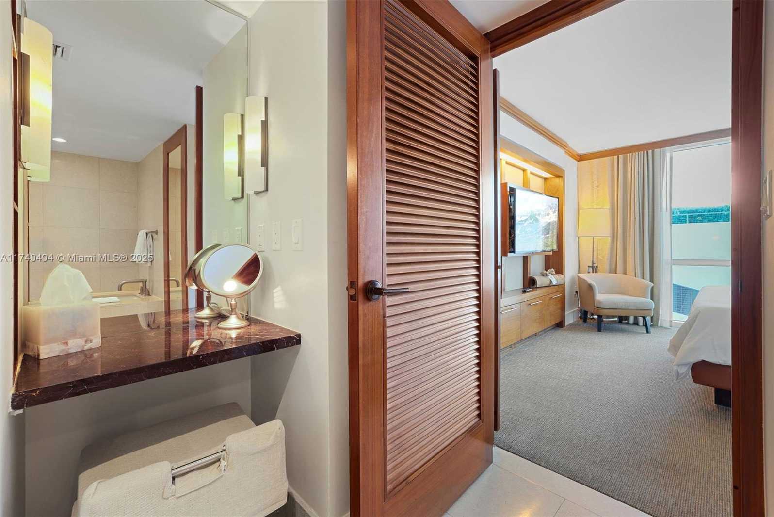 Small Image of 6801 COLLINS AVE #608 (door 616), Miami Beach Number 24
