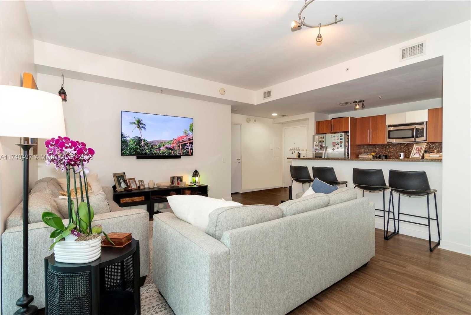 Small Image of 300 SOUTH BISCAYNE BLVD #T-1716, Miami Number 14