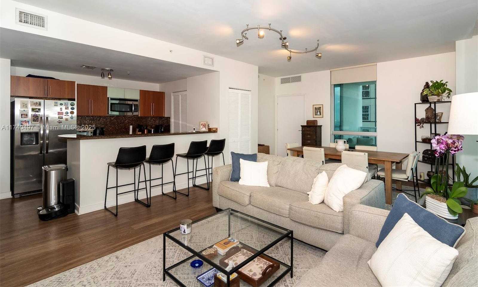 Small Image of 300 SOUTH BISCAYNE BLVD #T-1716, Miami Number 15