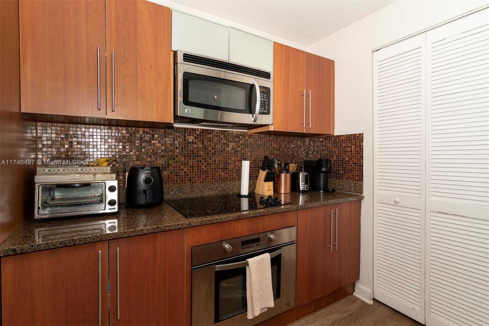 Small Image of 300 SOUTH BISCAYNE BLVD #T-1716, Miami Number 17