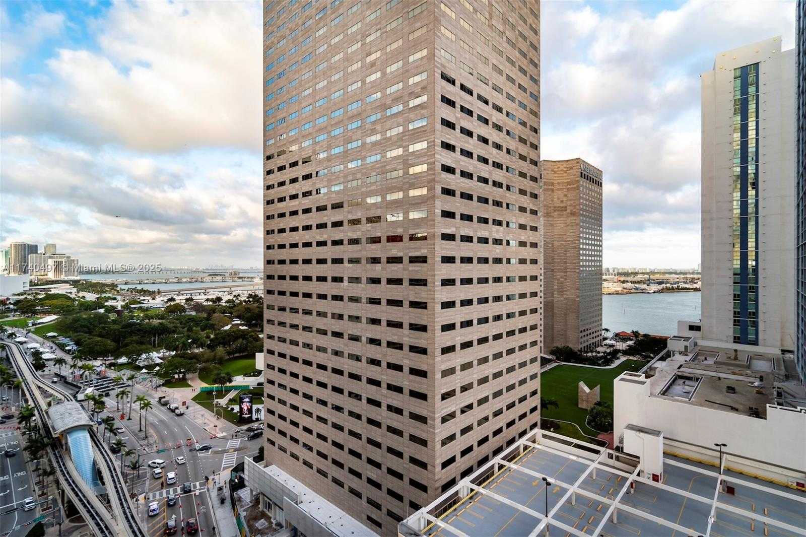 Small Image of 300 SOUTH BISCAYNE BLVD #T-1716, Miami Number 2