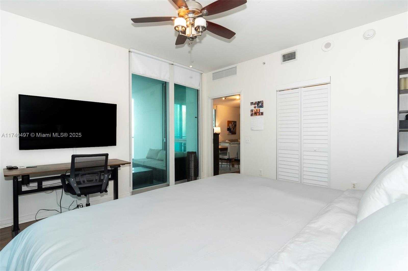 Small Image of 300 SOUTH BISCAYNE BLVD #T-1716, Miami Number 21