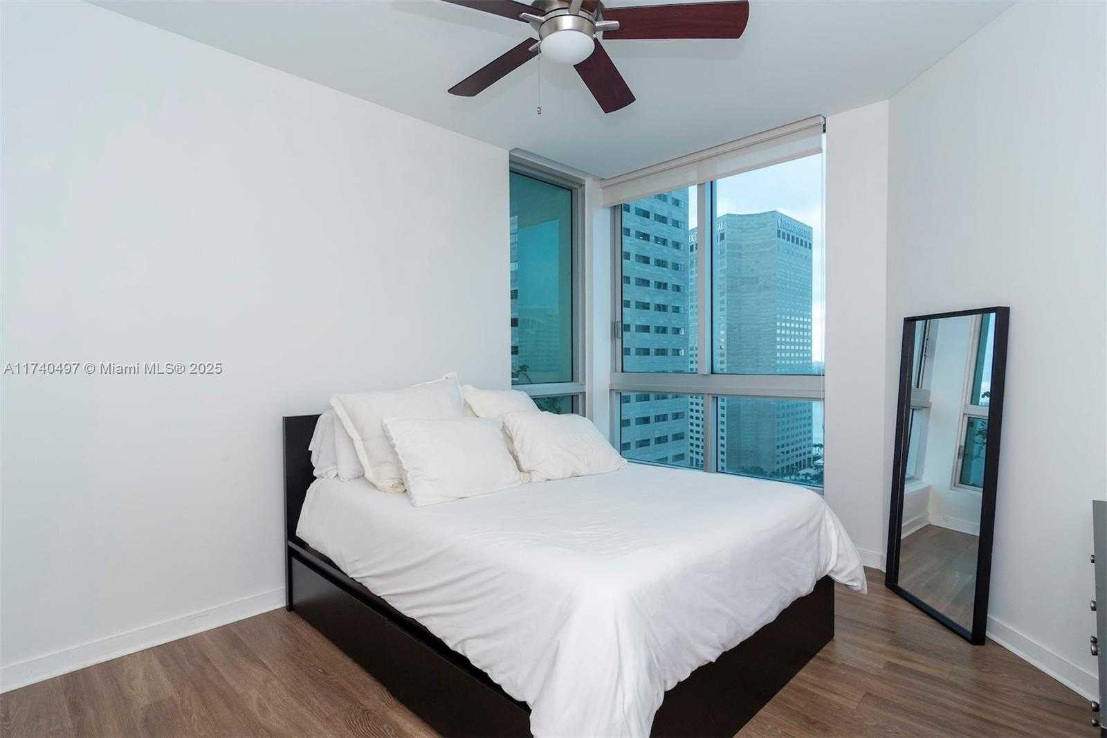 Small Image of 300 SOUTH BISCAYNE BLVD #T-1716, Miami Number 26