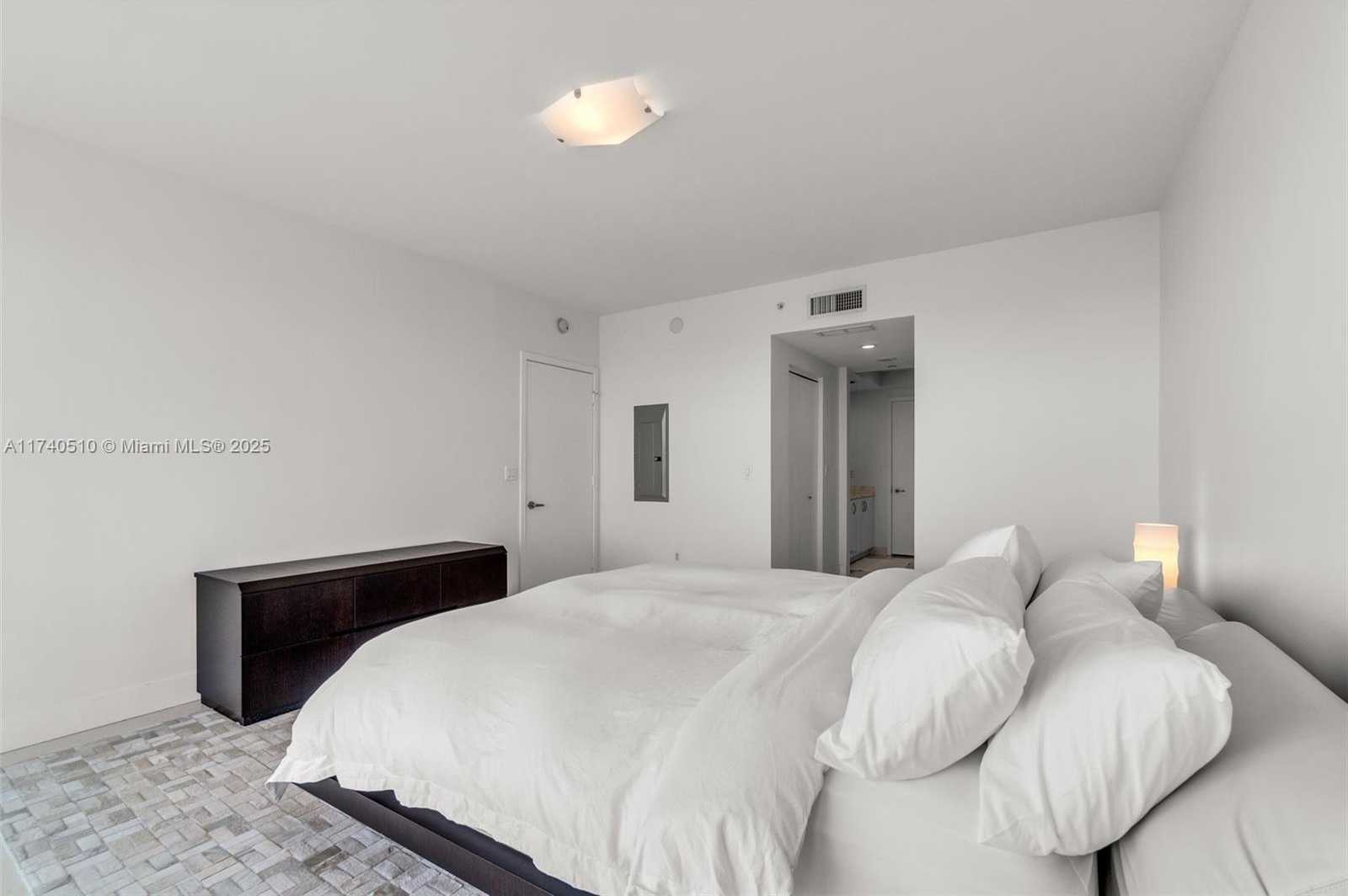 Small Image of 1331 BRICKELL BAY DR #1007, Miami Number 13