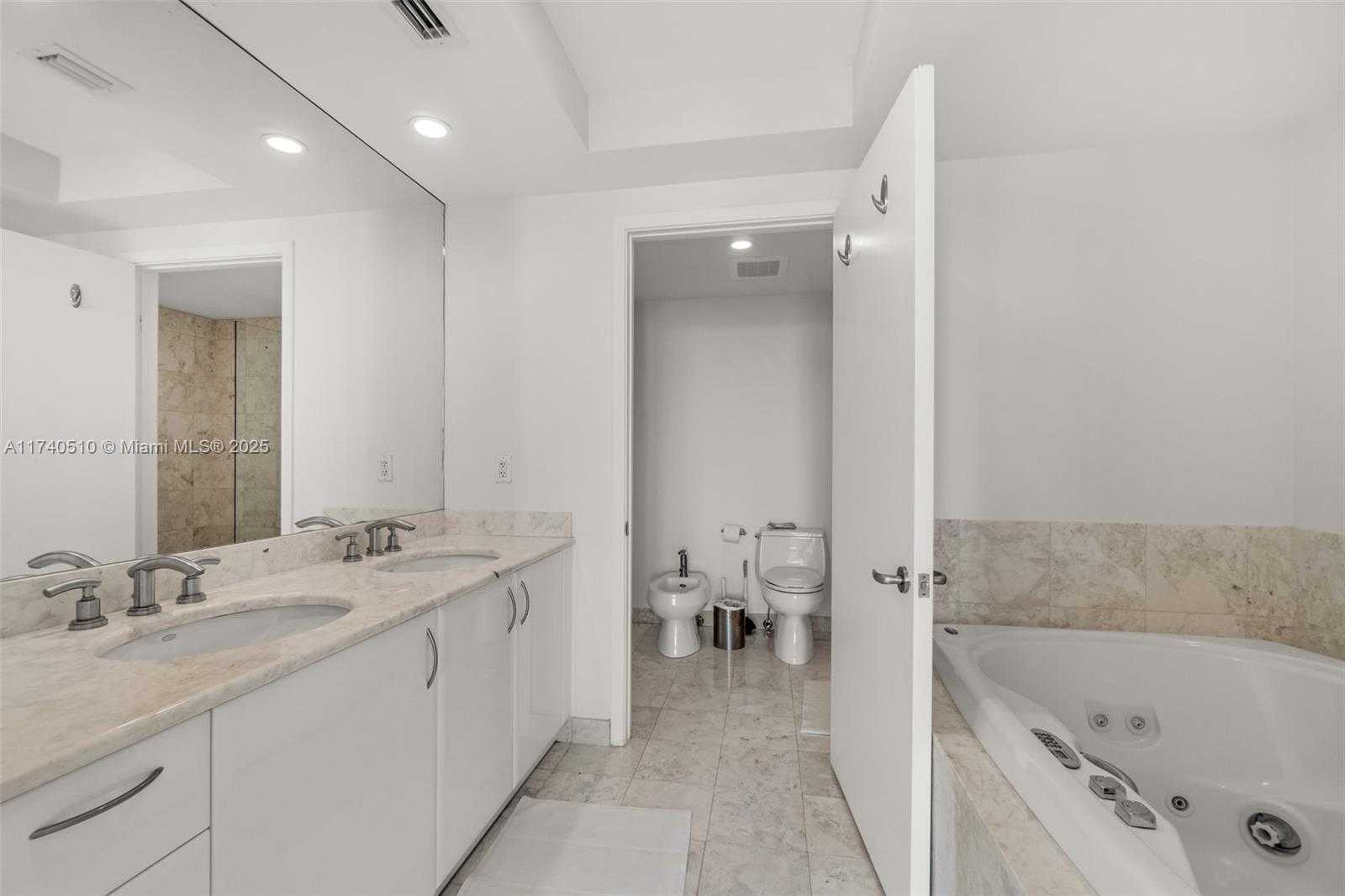 Small Image of 1331 BRICKELL BAY DR #1007, Miami Number 15