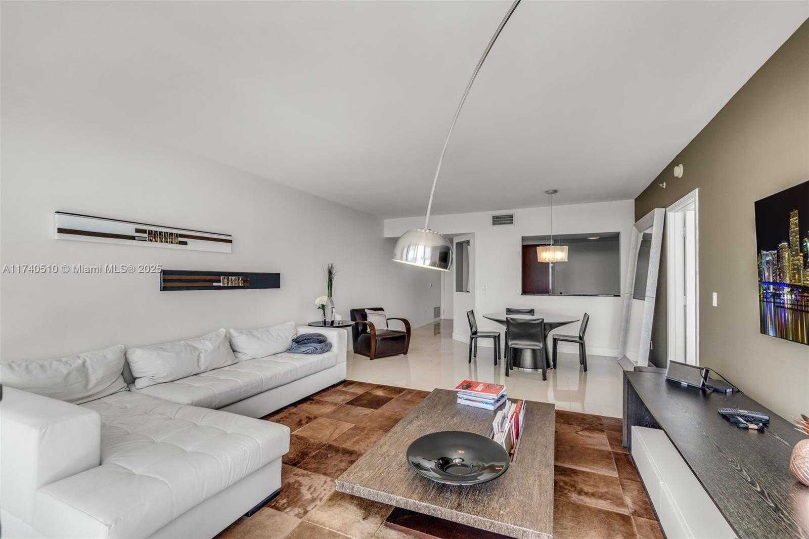 Small Image of 1331 BRICKELL BAY DR #1007, Miami Number 4