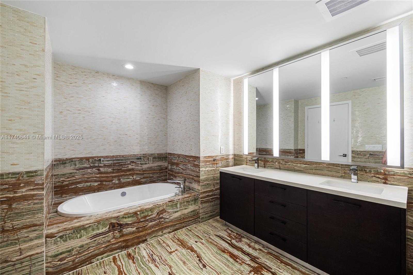 Small Image of 1 COLLINS AVE #304, Miami Beach Number 16